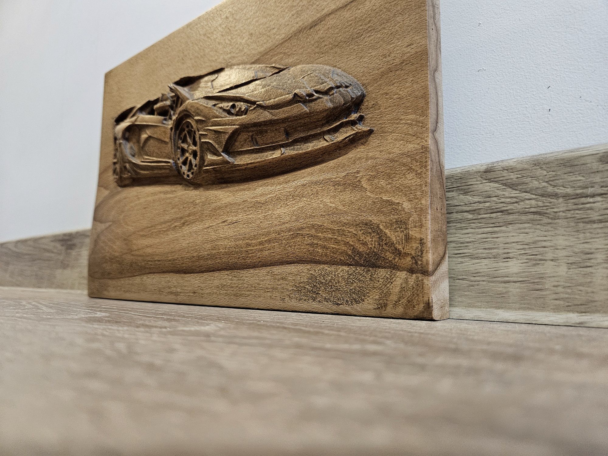 Дърворезба:Лукс, мощ и изкуство в едно – Lamborghini Roadster