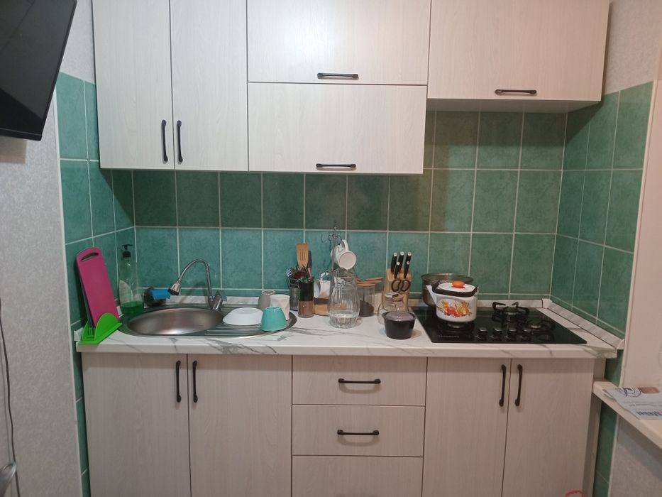 Кухня, в отличном состоянии, продаю срочно в связи  с переездом