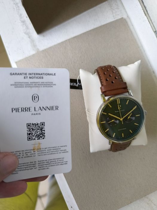 Чисто нов часовник Pierre Lannier Essential 387D174