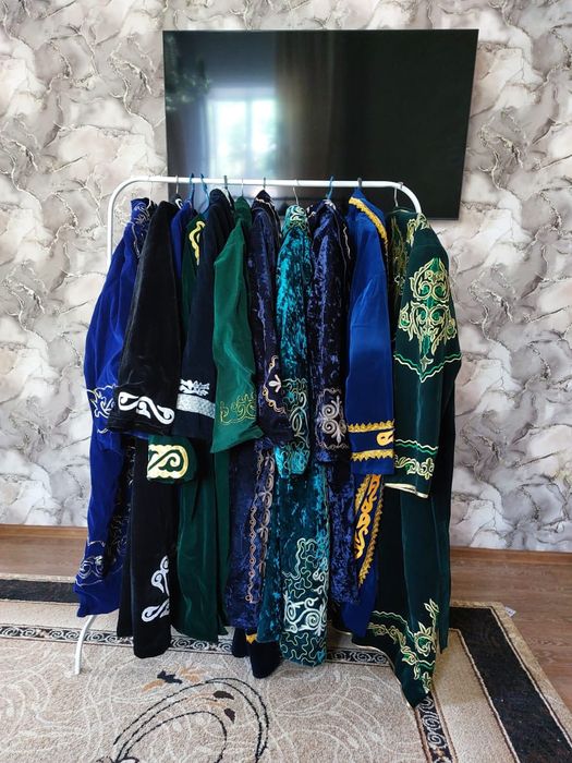 Продаю чапаны мужские