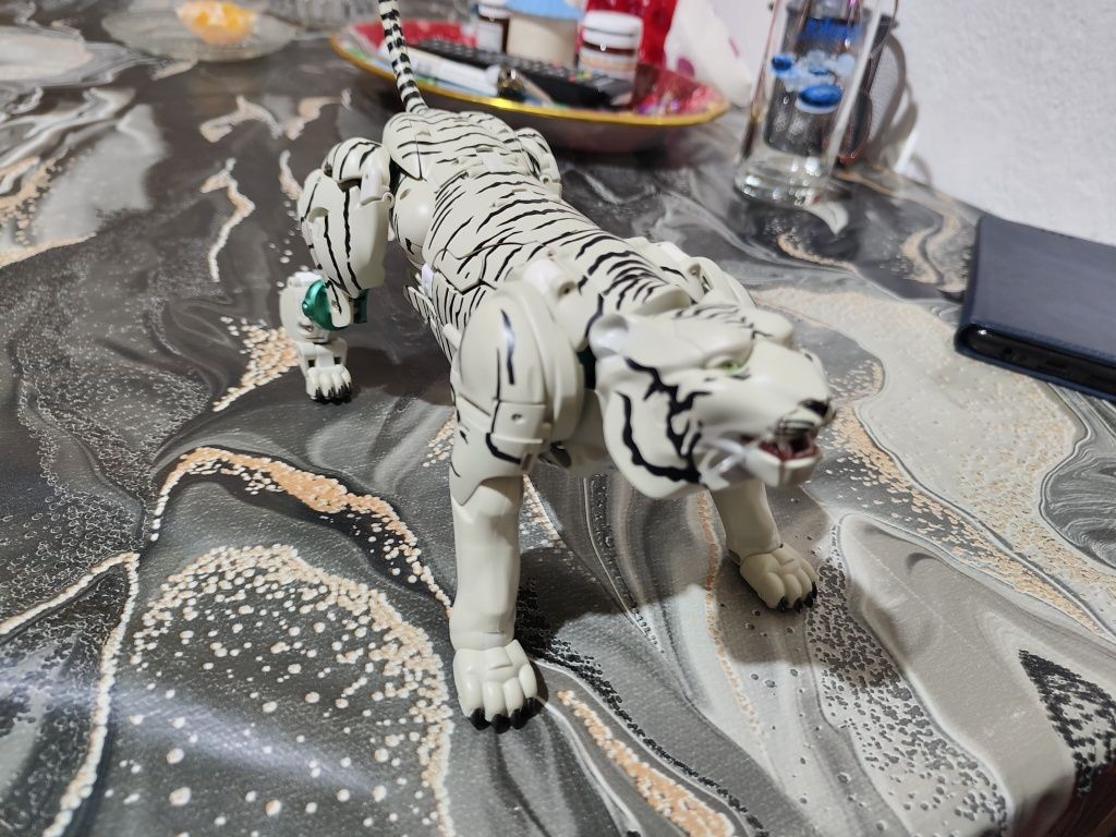 KO MP 50 Tigertron/ Трансформърс фигура Тигъртрон