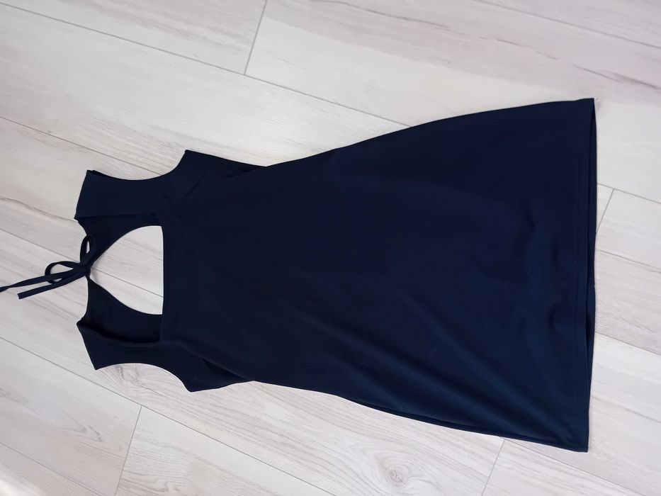 Официални рокли М размер