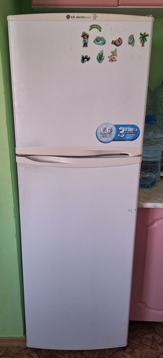 Продам Холодильник LG