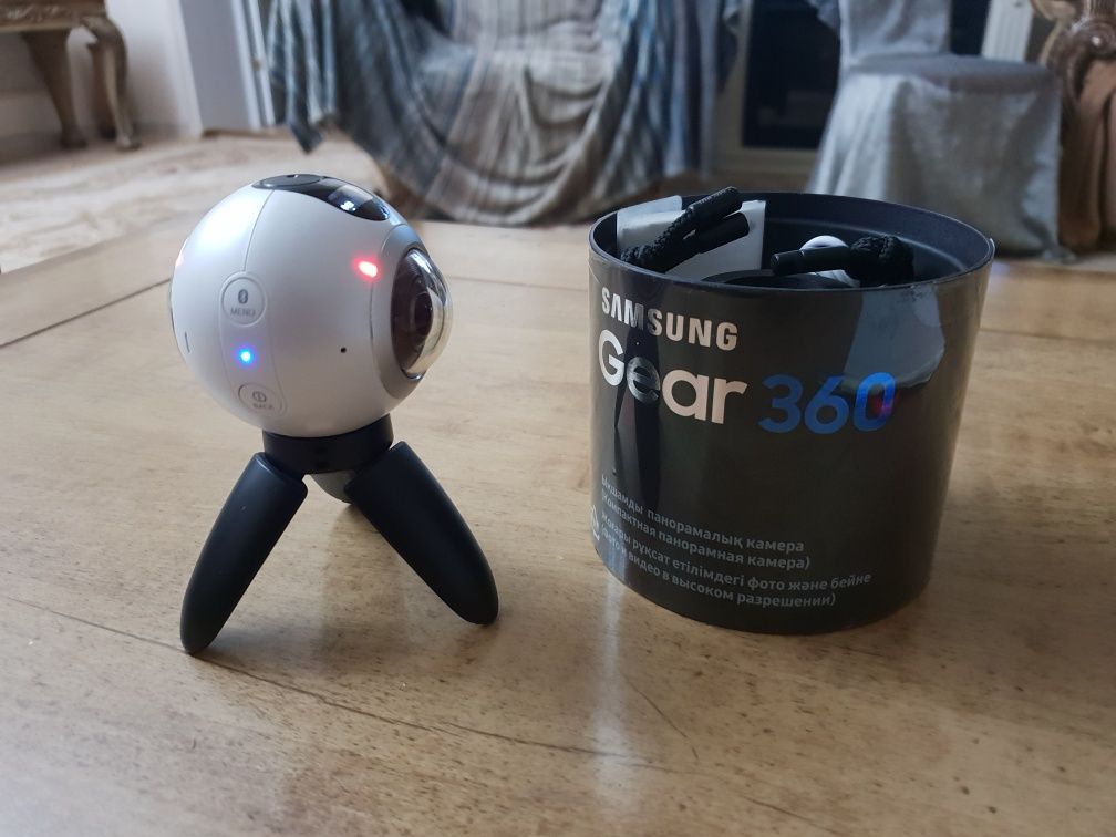 Samsung Gear 360 камера 360 градусов