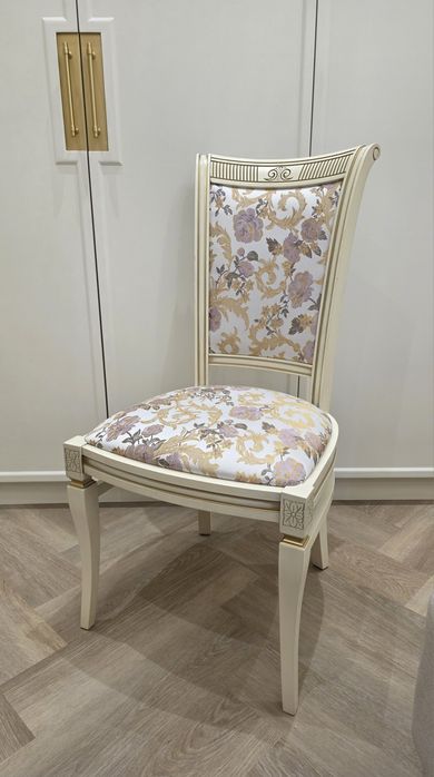 Продам стулья в отличном состоянии.