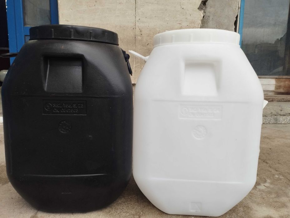 Бидон 50 литра бял и черен