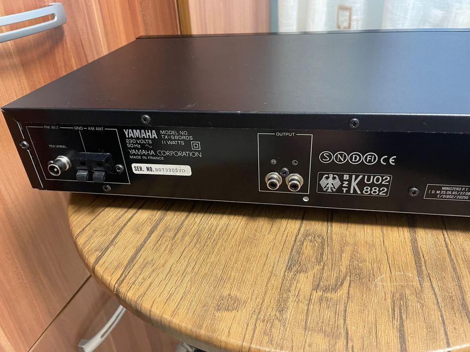 Yamaha TX-680RDS Stereo Tuner FM/AM