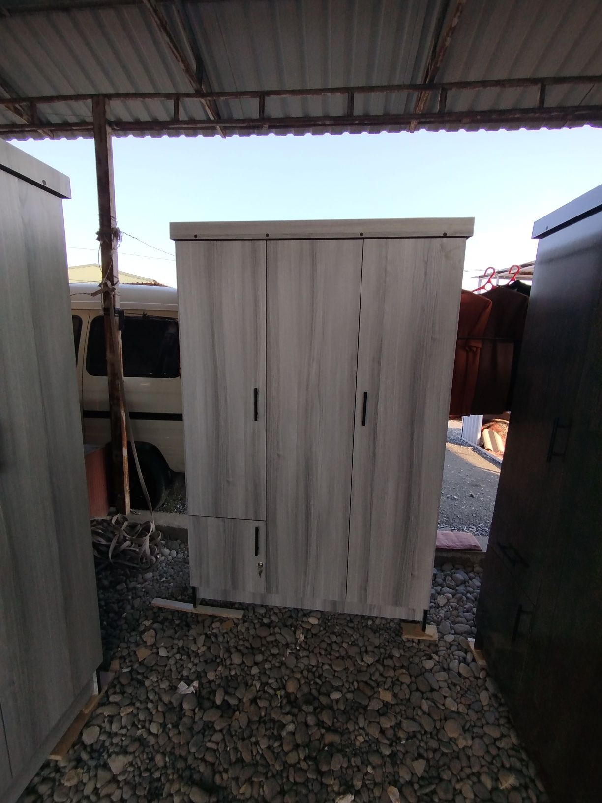 3 eshikli 50 % laminat shkaflar arzon narxda