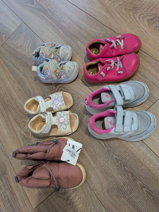 Vand lot papuci fetite