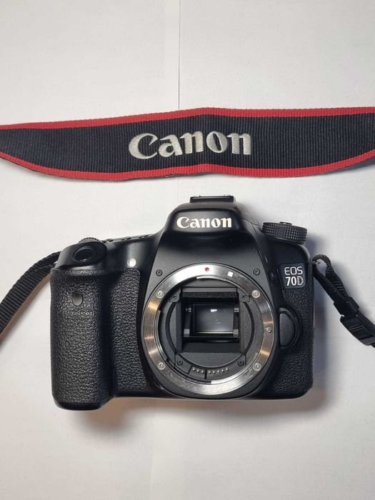 Canon EOS 70D – 2 acumulatori
32.270 poze