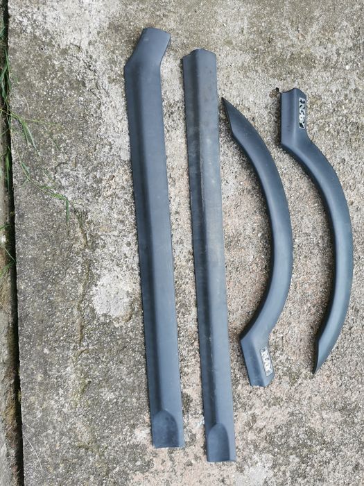 Ornamente usa și aripa Opel Zafira