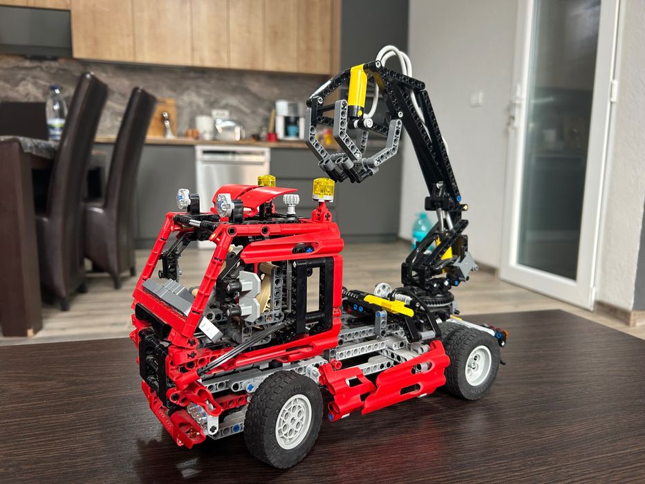 Lego Technic- 8436 Truck