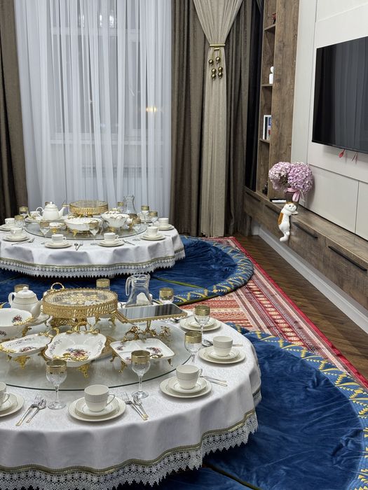 Готовый бизнес!!! Продается 4 стола с посудой