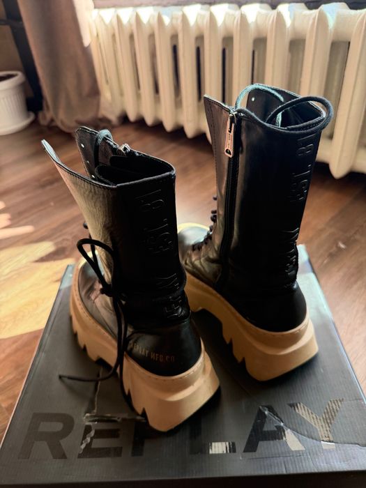 Дамски ботуш на Replay номер 39