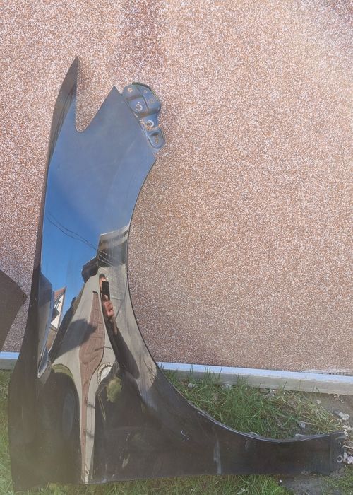 Vând aripă dreapta, bară și întărituri bară, Toyota Camry