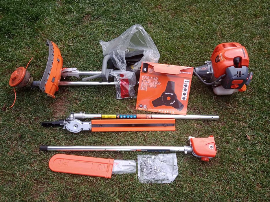 Masina de tuns iarba / Motocoasa pe benzina Daewoo DMT 520 52CC 2.2KW