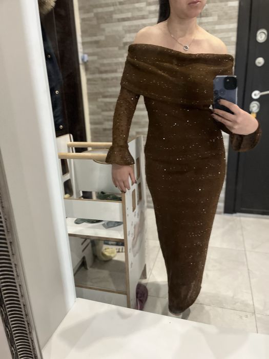 Кафява, дълга  рокля