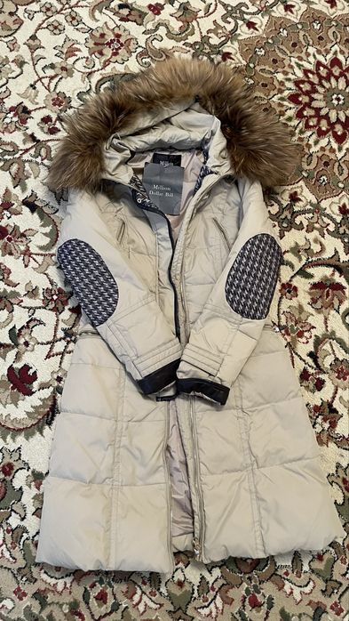 Продам новую куртку на девочек 8-10 лет