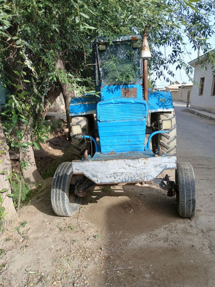 Traktor T28 holati yaxshi bemalol xaydasa boladi savol bosa tel qiling