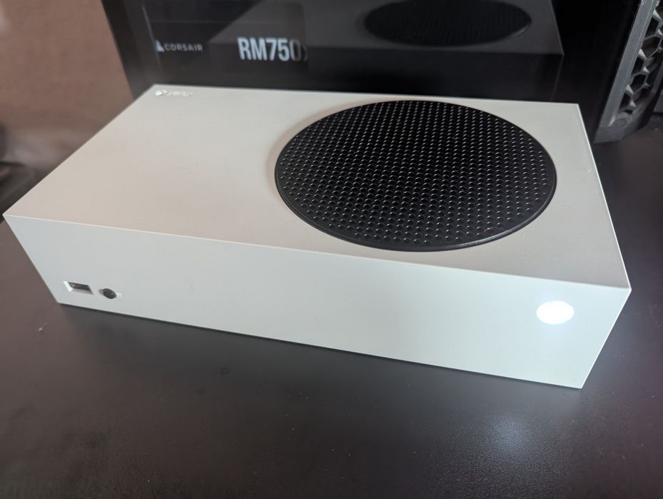 Xbox Series S 512GB impecabil + 4 jocuri