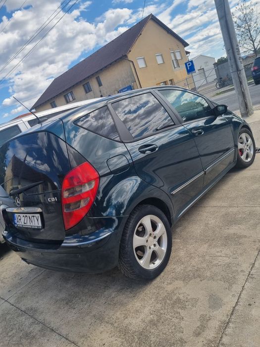 Vând Mercedes A class 200