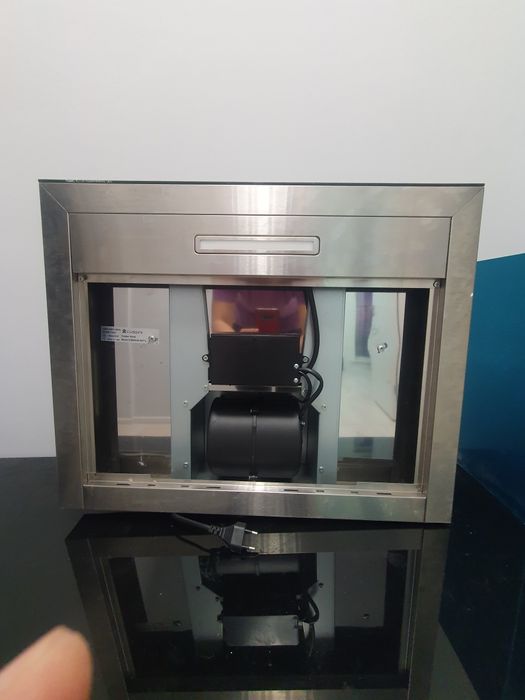 Продаю кухонную вытяжку по оптимальной цене