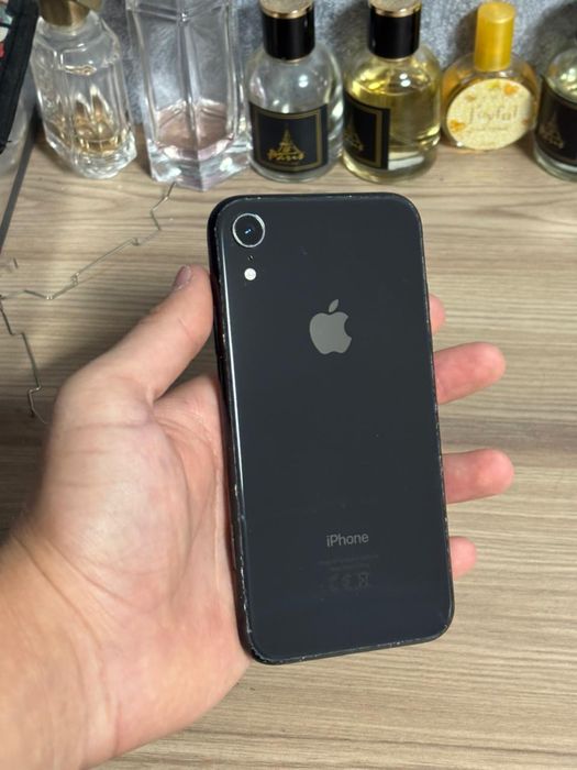 Продам iPhone XR