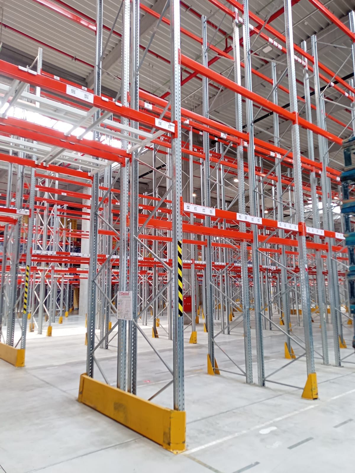 Rafturi metalice de vânzare producător Dexion
