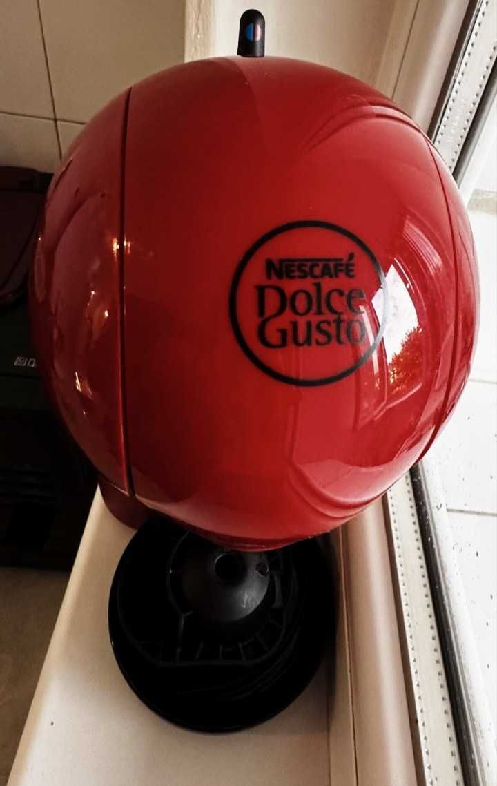 Еспресо машина DeLonghi Nescafe Dolce Gusto