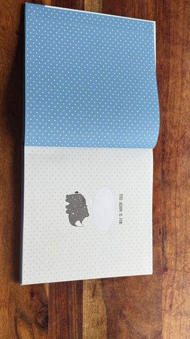 Бебешки албум НОВ, много подробен 95стр.