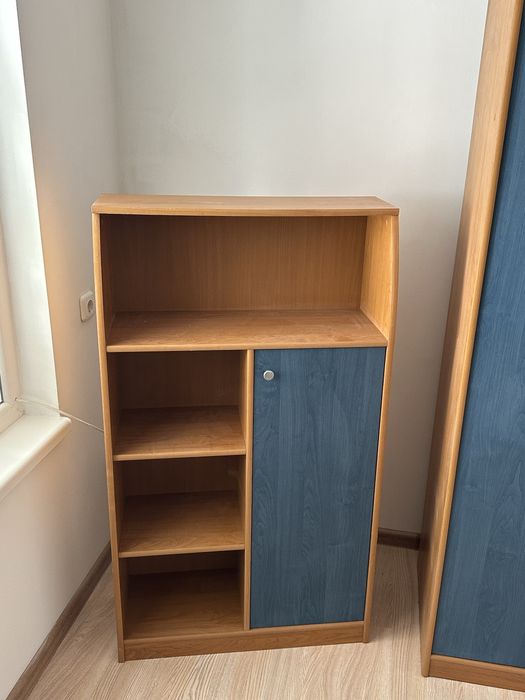 Комплект мебели за стая – гардероб, бюро и етажерка