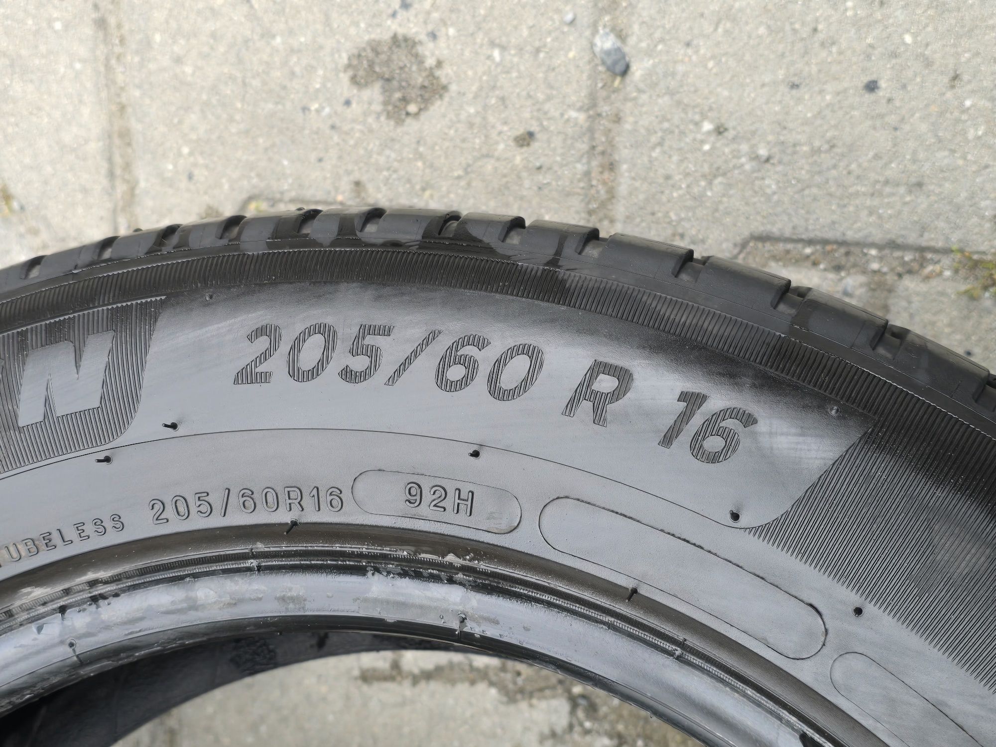 205 60 16 Michelin