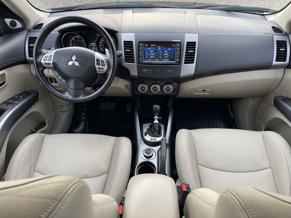 Mitsubishi Outlander 2.2 diesel 169821 km reali!