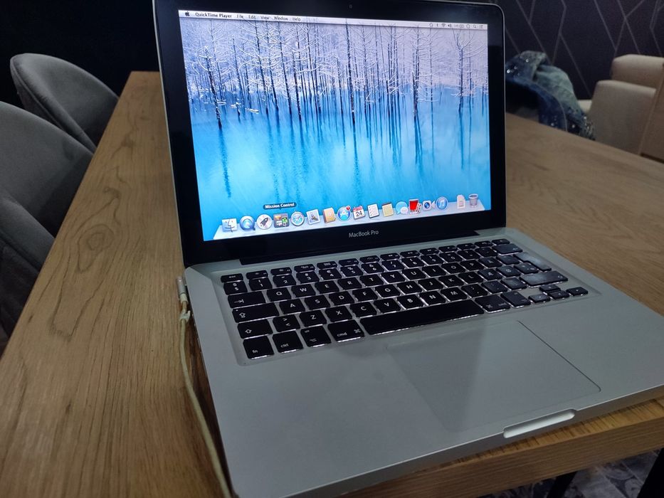 Macbook Pro i5 impecabil