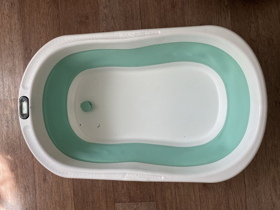 Продам ванну детскую, сборную.