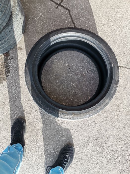 Продавам 4бр летни гуми Pirelli Powergy 245/40/19