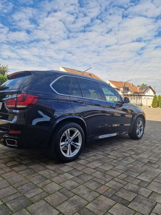 Vând BMW X5 XDRIVE Pachet M interior și exterior