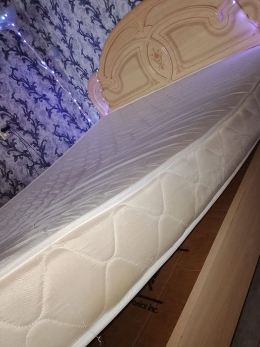 Продам ортопедический безпружинный матрас/у