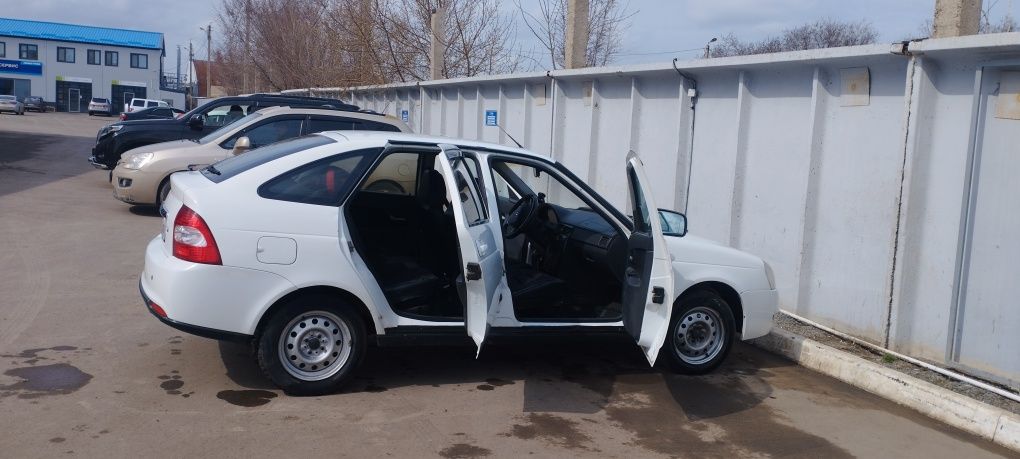 Продается приора хэтчбек