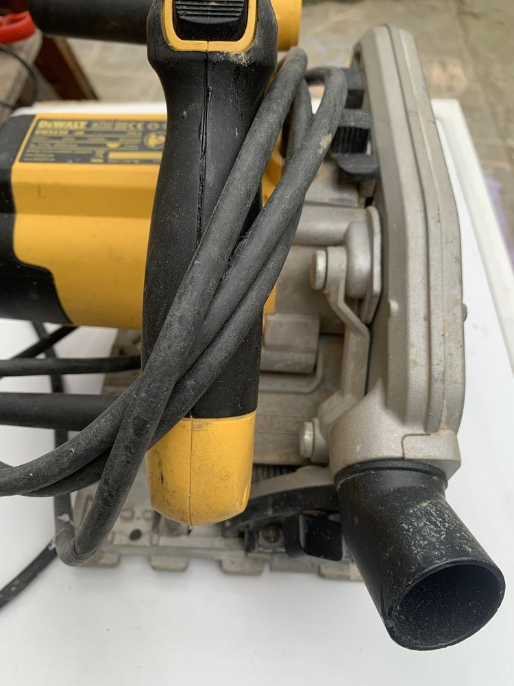 DeWALT DWS52 /230V/1300W/ потапящ циркуляр