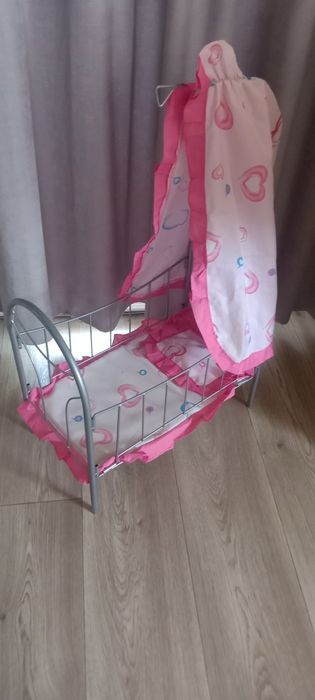 Кроватка для кукол металлическая .