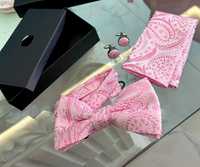 Папионка, кърпичка и ръкавели в розов цвят с кутия