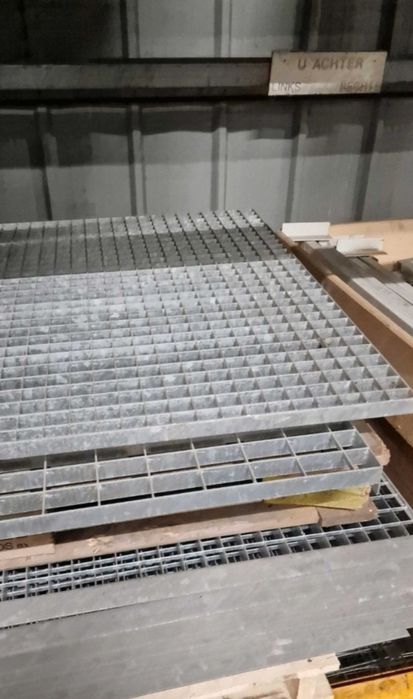 Grătare zincate la diferite dimensiuni