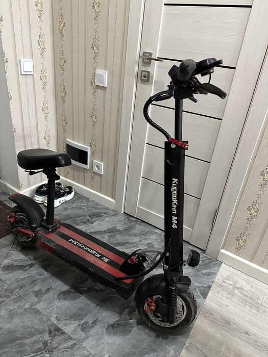 Продаю электронный самокат