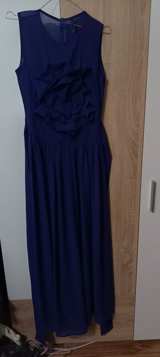 Продавам рокли подходящи за всякви поводи