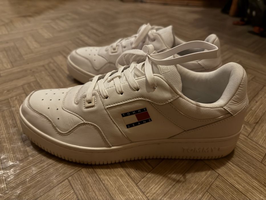 Маратонки, бвла кожа