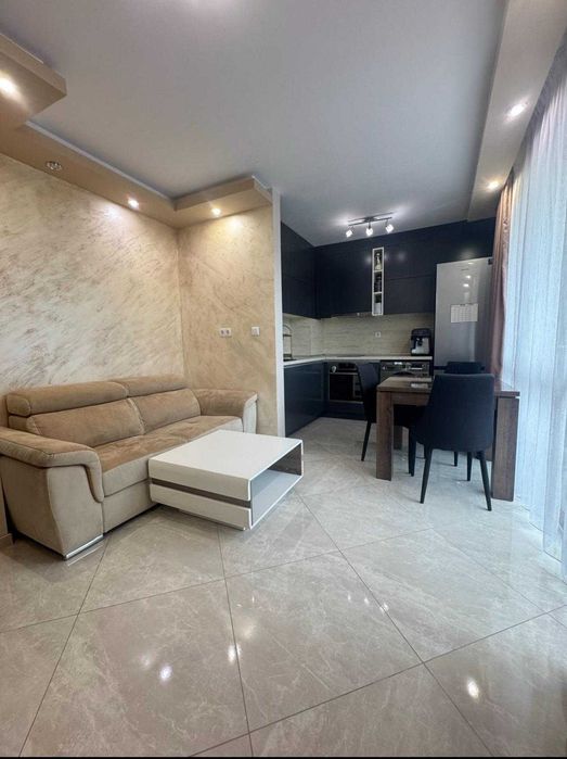 Продава се Тристаен апартамент в Пловдив, Христо Смирненски - 90 кв.м за 1945 €/кв.м - Снимка #3