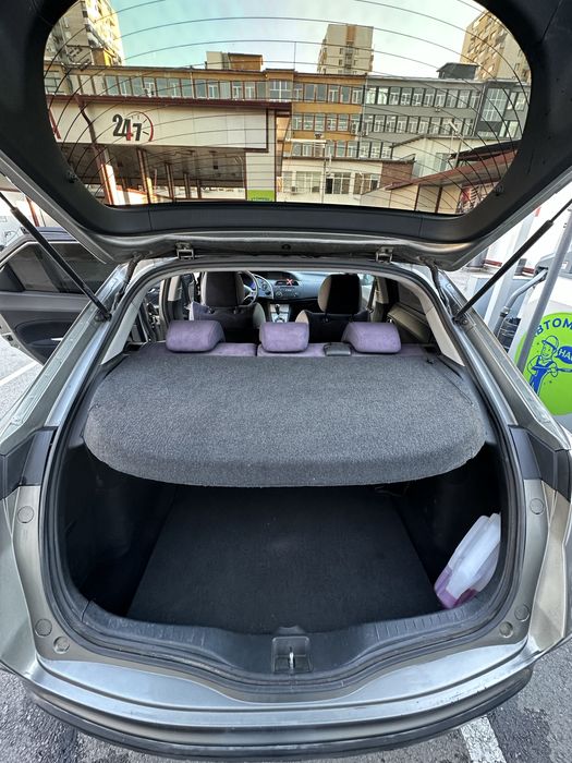 Продавам Honda Civic 1.8