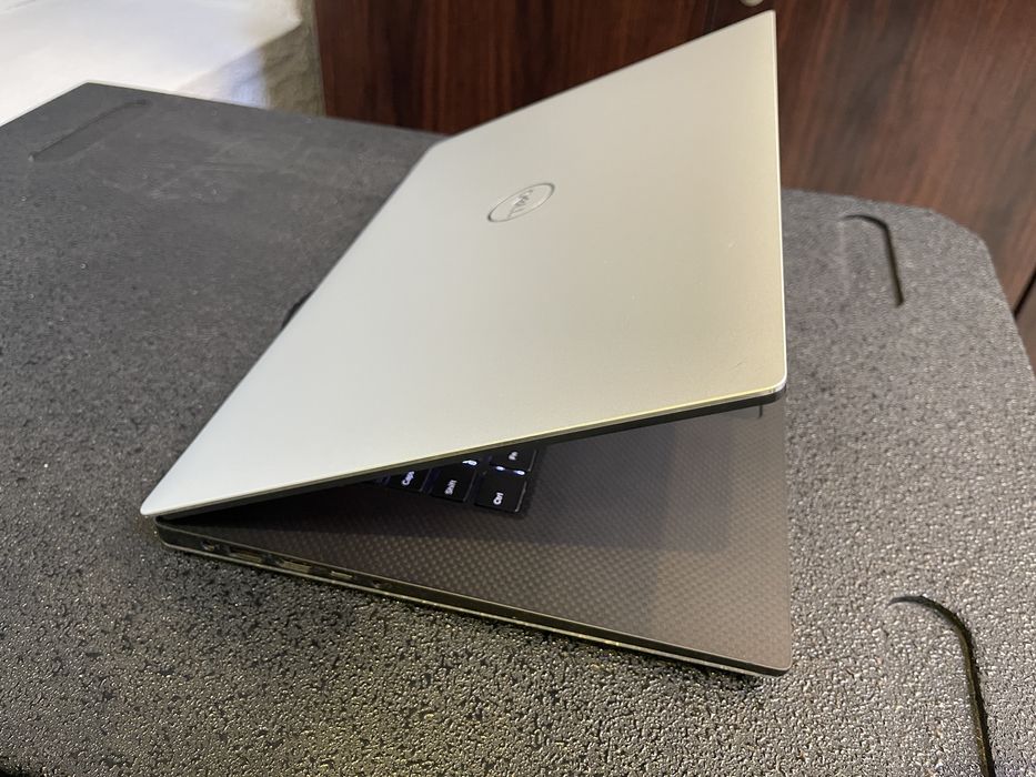Лаптоп Dell XPS 4k 15,6” 7590 i7 9750H 32Ram 1TB SSD