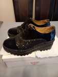 Pantofi cu platforma,dame,marimea 38.Pret. 40 lei.
